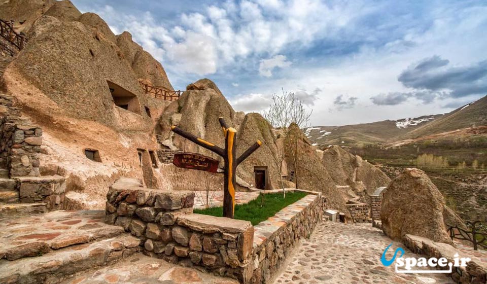 هتل صخره ای لاله کندوان-روستای کندوان-تبریز- استان آذربایجان شرقی